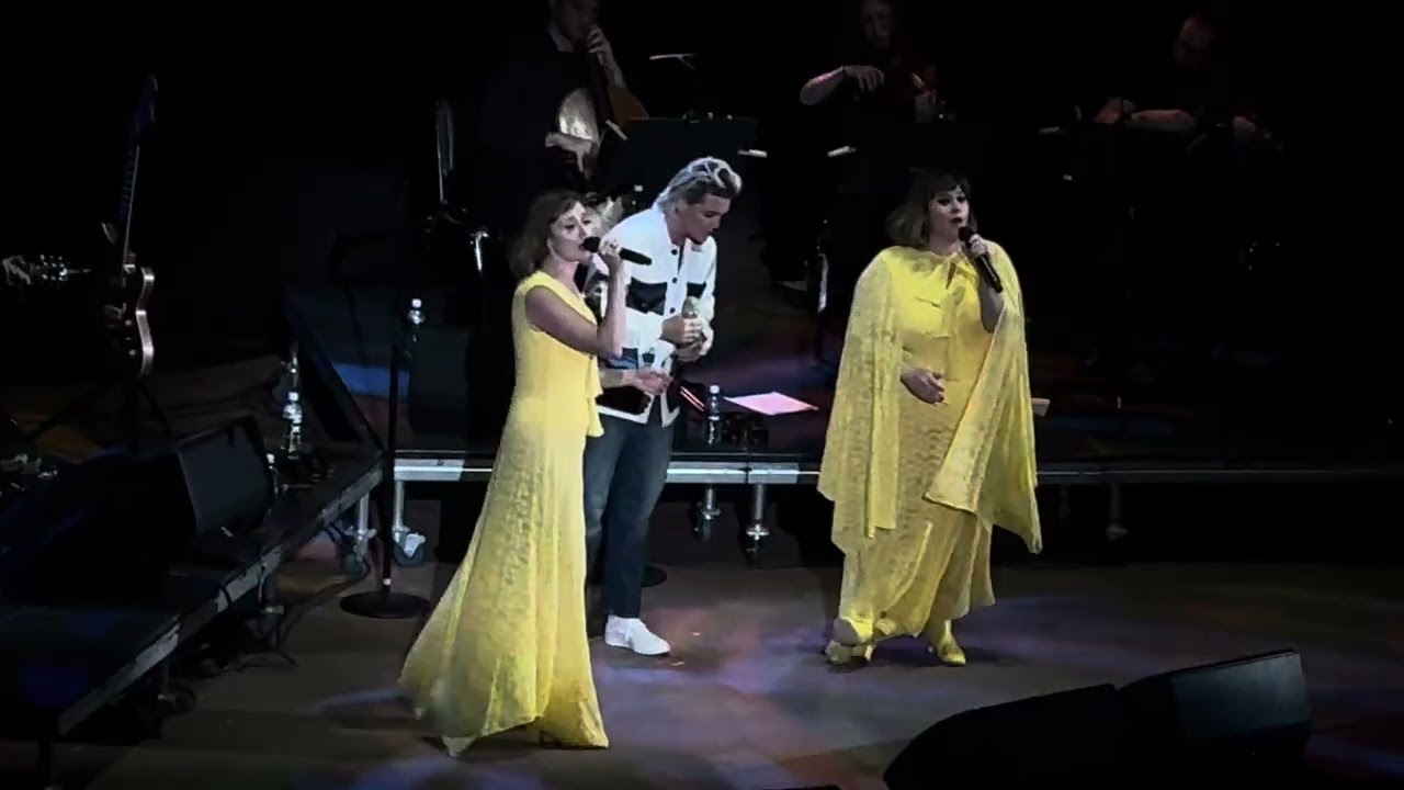 Lucius with Brandi Carlile “Everybody Hurts” (R.E.M.) at Red Rocks Amphitheatre (9/7/2025)
