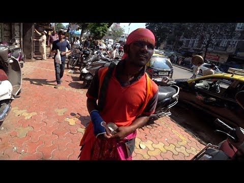 Avoid This Guy In India! | Crazy Beggar