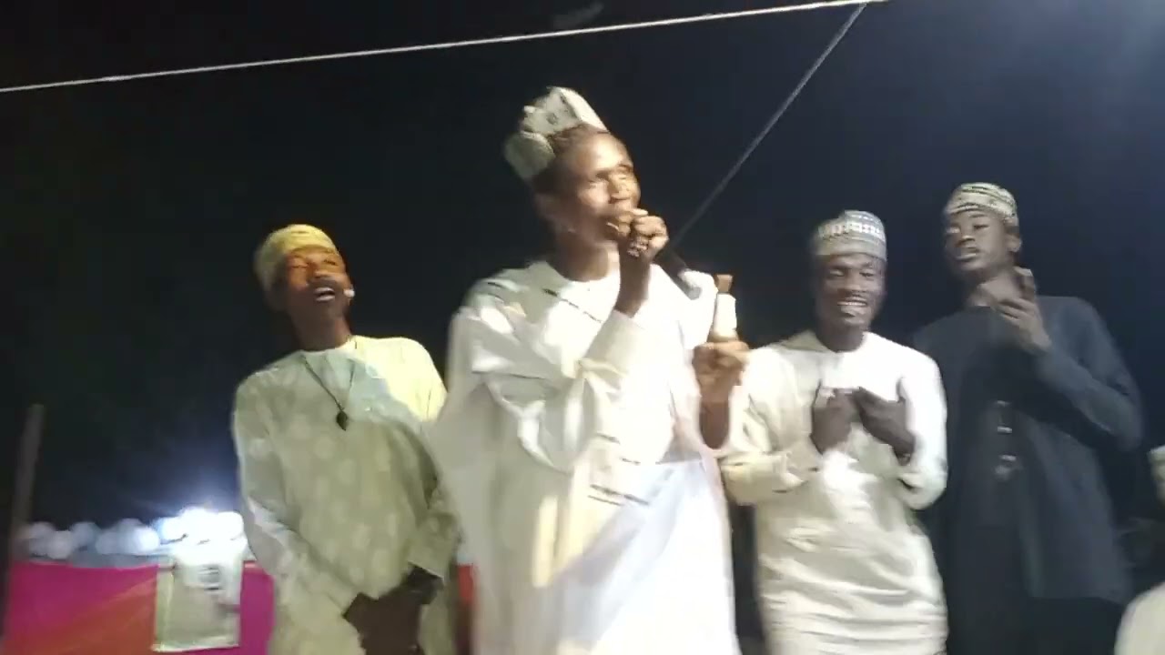 S. Uziri na faɗima a waƙen Ali Ali a garin Chula