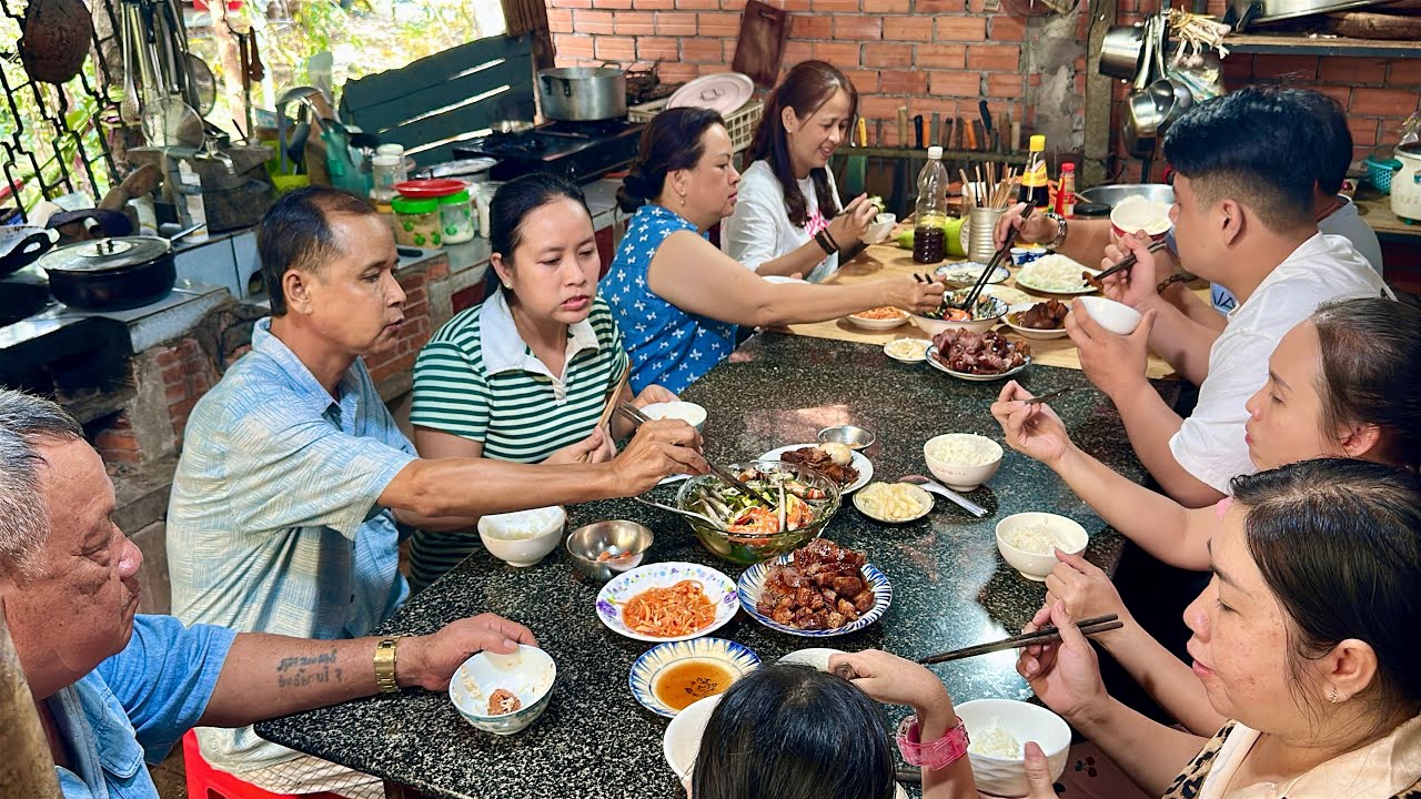 Mùng 5 TẾT 🧧 Mắm Tép, Canh Chua | MienTayVT