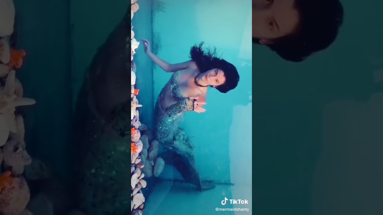 The lebanese Mermaid - Mermaid Shanty in her Mermaid Tank - Mermaid on Tiktok