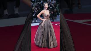 Jennifer Lawrence - Red Carpet screenshot 2