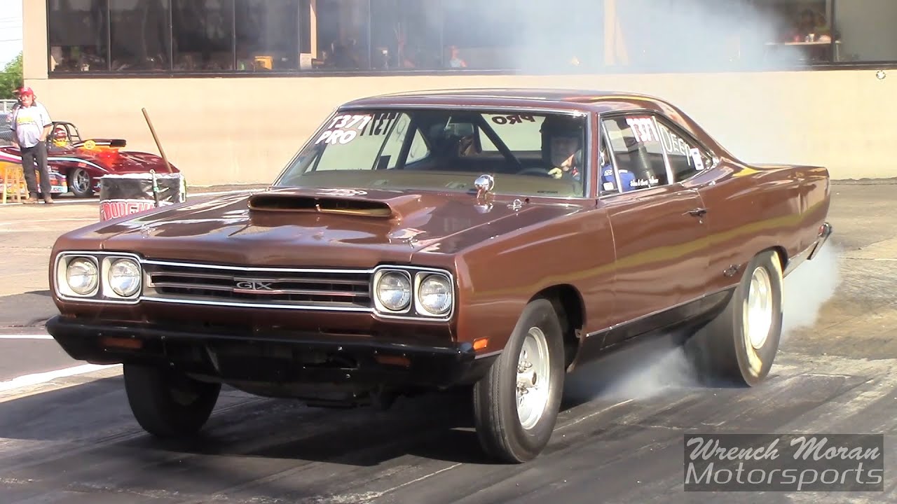 Plymouth GTX Drag Racing at Goodguys Show YouTube