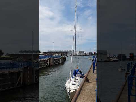 🛥️ Vlissingen Netherlands 🇳🇱 Sluicebox @TravelwithHugoF  #boatlock #sluicebox #sluice #sluis