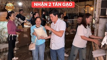 Vui như Tết khi anh em Khương Dừa nhận thêm nhiều nhu yếu phẩm hỗ trợ bà con miền Trung bị bão lụt