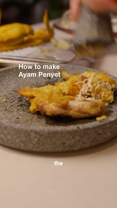 Making Ayam Penyet the traditional way #indonesia #friedchicken