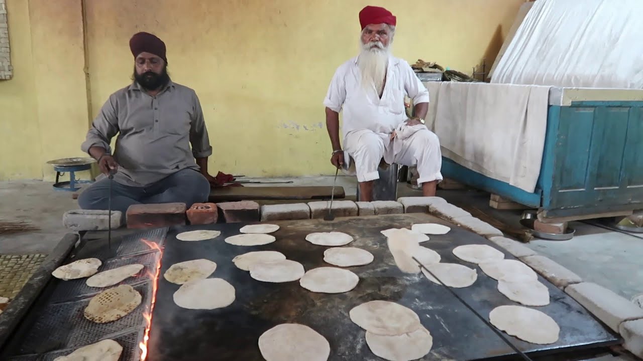 Takhat Sri Harimandir Ji (Patna Sahib) Gurdwara | Free Food ( Langar ) for All | Indian Food Loves You