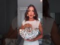 Camila Coelho no Quênia com crianças