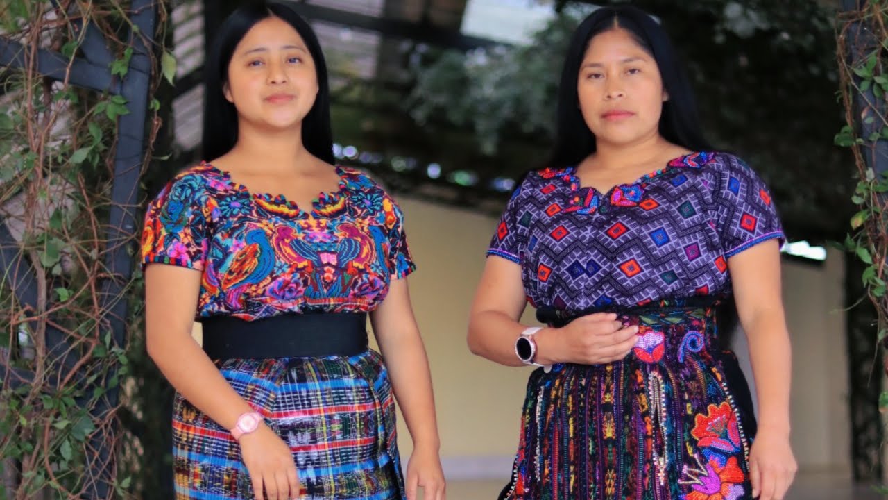 Solista Lorena Diaz Ft María Elena  Tema Al que  está sentado en el trono ! 