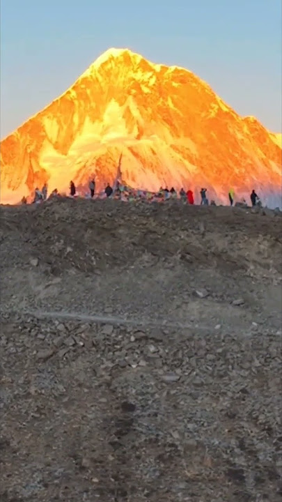 PENAMPAKAN GUNUNG EMAS YANG SEDANG VIRAL DAN TERNYATA GUNUNG ITU KENA SINAR MATAHARI KEREN INDONESIA