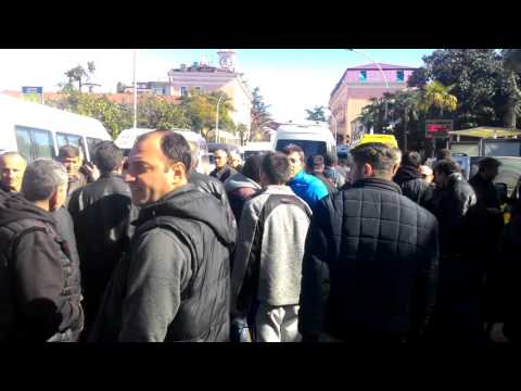 საქალაქთაშორისო სამარშრუტო ტაქსების მძღოლებმა გორგილაძის ქუჩა გადაკეტეს