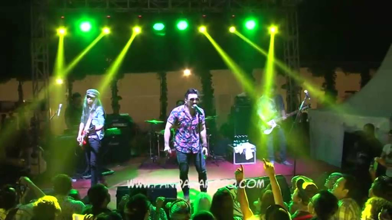 Naif - Posesif Live Performance Gokil!