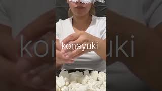Cornstarch chunks eating #cornstarchchunkseating#cornstarchchunks#cornstarcheating#cornstarchasmr