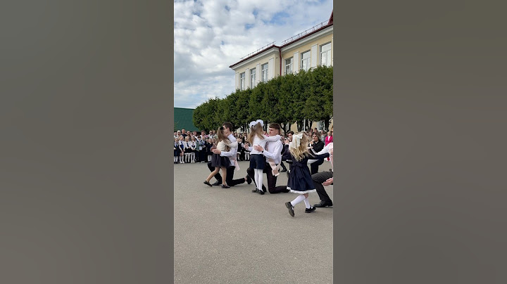 Ничего милее сегодня вы уже не увидите… Трогательное прощание выпускников и первоклассниц