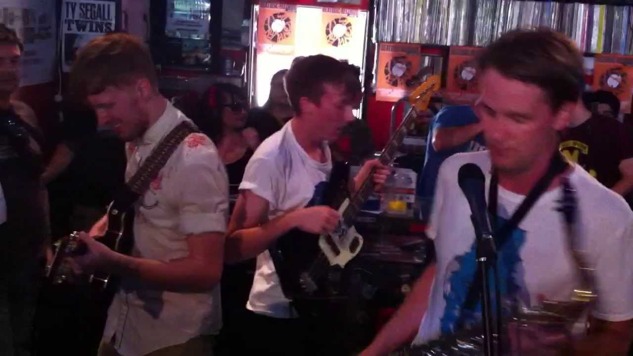 Ted Danson With Wolves - Winnebago @ Beatdisc Records (17/2/13)