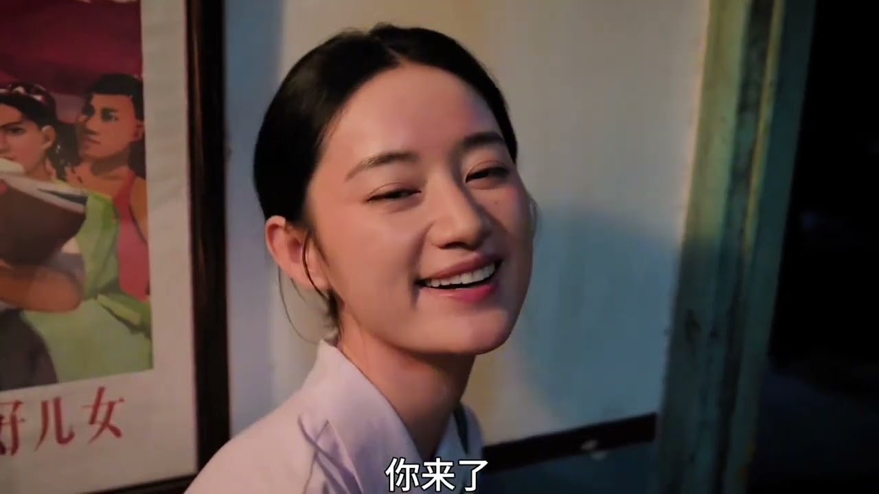 纯真年代的爱情：费霆去做大厨被林梅误会外面有人，姐姐姐夫误会解除，费霓文章获奖在家看禁书，被冯琳和厂保卫科抓走，江城发生地震，方穆扬瞒着费霓前往震区支援