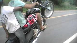 empinando com garupa