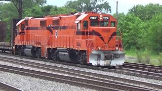 South Shore GP38-2 2006 w/ Manifest Races An Eastbound Commuter Through Kensington - 7/10/17