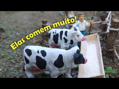 Fazenda de brinquedo | Ep.5: alimentando as vacas.