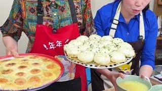 水煎包 馋了很久的水煎包，金黄酥脆，经典韭菜粉条馅，皮薄馅大，蓬松暄软，非常好吃。#水煎包 #早餐 #粉条
