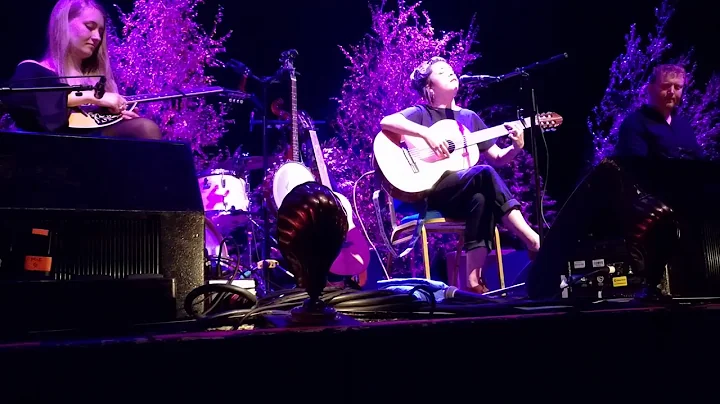Lisa O'Neill sings "Violet Gibson."