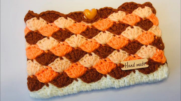 Learn the Shell Stitch and Crochet a Multifunctional Phone Pouch