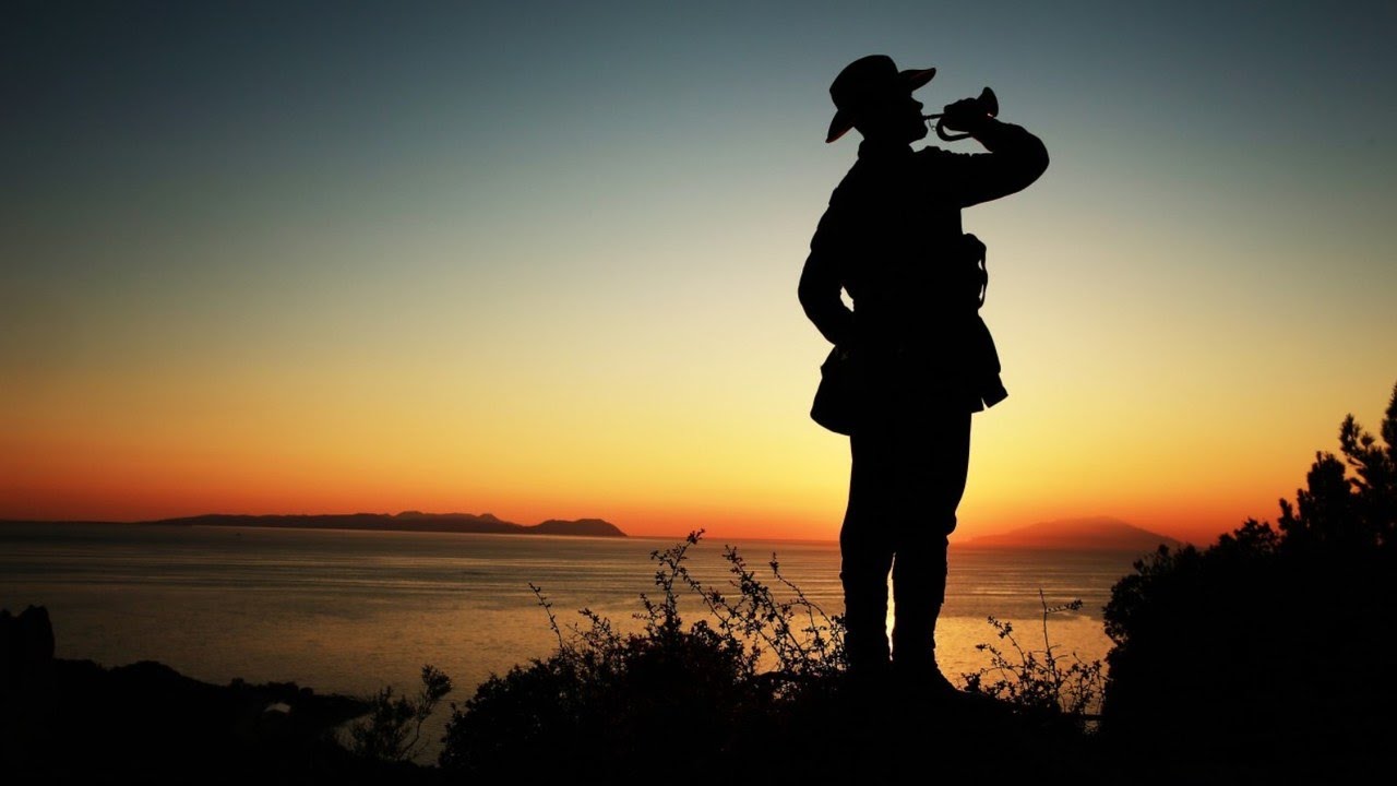 Aussies 'light up the dawn' on Anzac Day