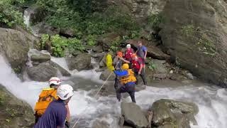 3男子花蓮山區受困 警消平安帶下山釐清是否開罰