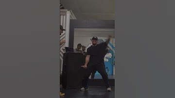 $A’BER getting down at the Krump session