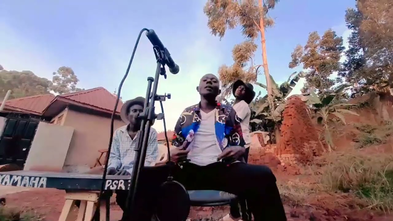 Nanziri by Herman basudde...remix by Hotman Titanic Mubambula remix....enjoy kadongokamu sytle