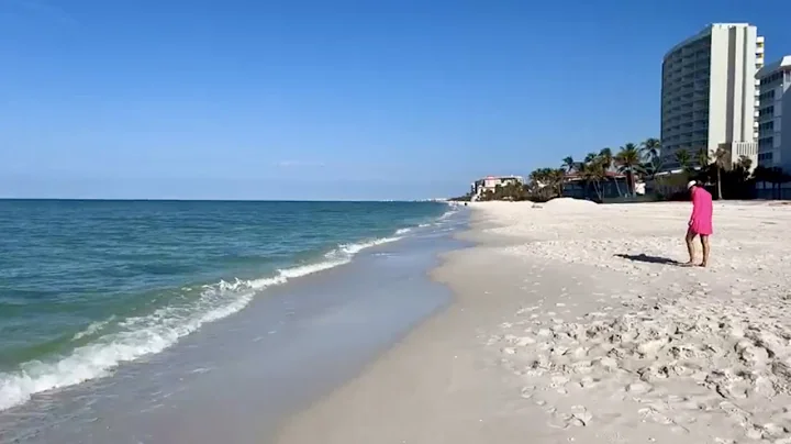 Robb's Sunday Morning Beach Walk on Vanderbilt Beach in North Naples, FL 12/18/22