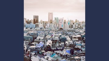 Pulsating Backdrops for Late Nights