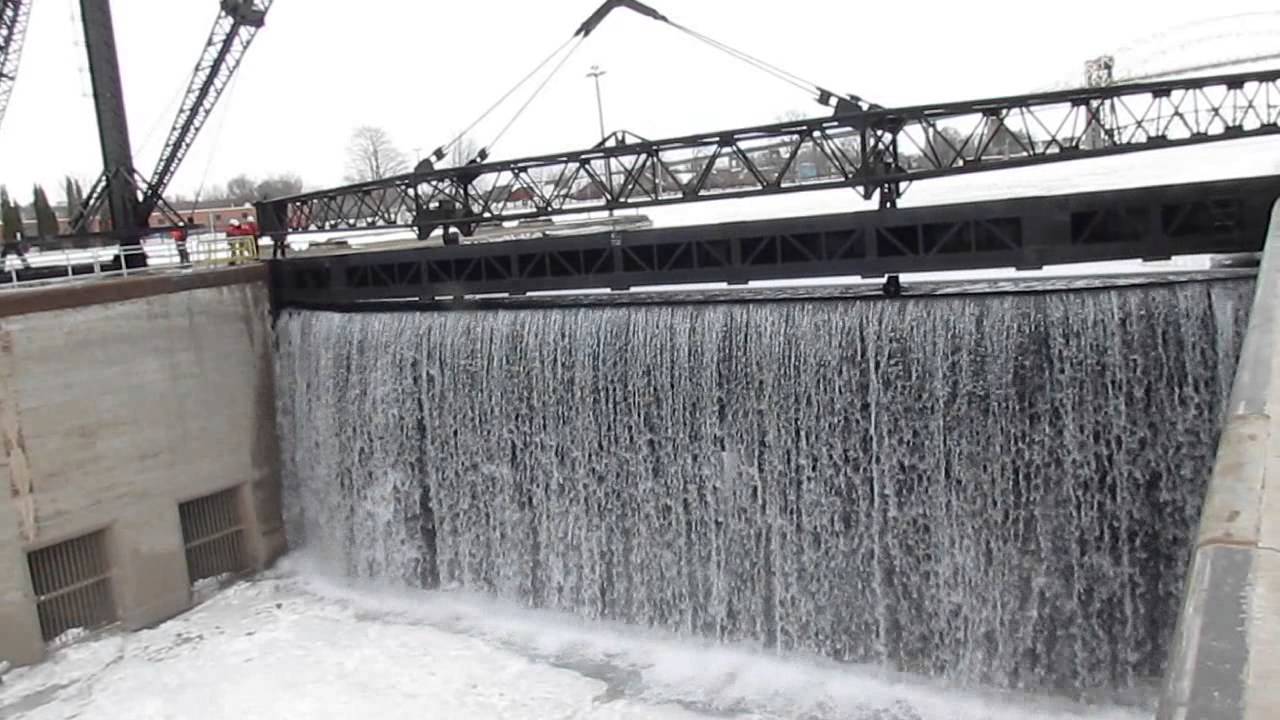 Watch St. Mary's River rush into Sault Ste. Marie's Poe Lock YouTube