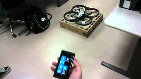 AR. Drone with a Windows Phone (Lumia 800 Test) - www.noel75.it.flv