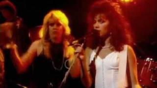 The Bangles - Walk Like An Egyptian (HQ Video)