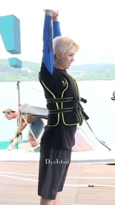 How to do stretching by SF9 #sf9 #dawon #inseong  #shorts