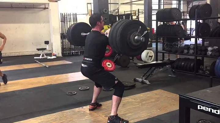 Jeff Lindeman 300lbs Power Clean @ Chicago Strengt...