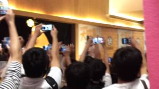 20130930朗豪坊渡辺麻友 (要考眼力)