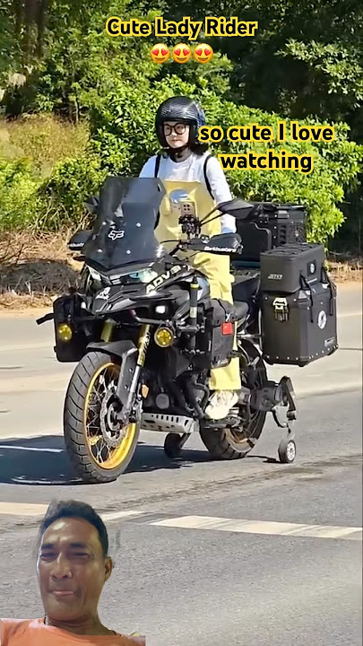 Bigbike with training wheels😱😱😱 #機車 #摩託車 #funny #motovlog #motorcycle #bigbike #bike #bikelover