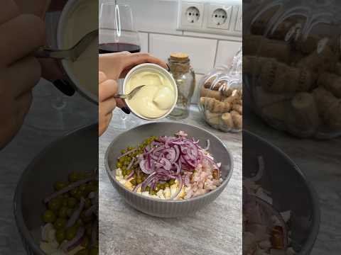 Делитесь своими рецептами салатов с копченой курицей 🥗#рецептсалата #салатскапустой #салатскурицей