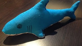 Мусорное искусство :Плюшевая акула своми руками