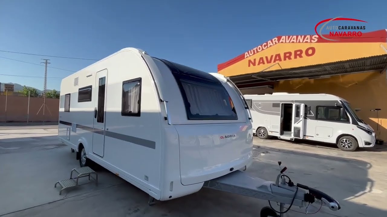 ¡NUEVA Adria Adora 573 PT (2024)! Espectacular caravana de tres ambientes - Autocaravanas Navarro