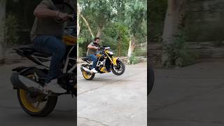 AC wali bike ka pura video dekh lo #summer #cool #air #tvs #appache #bike #technology #yellow