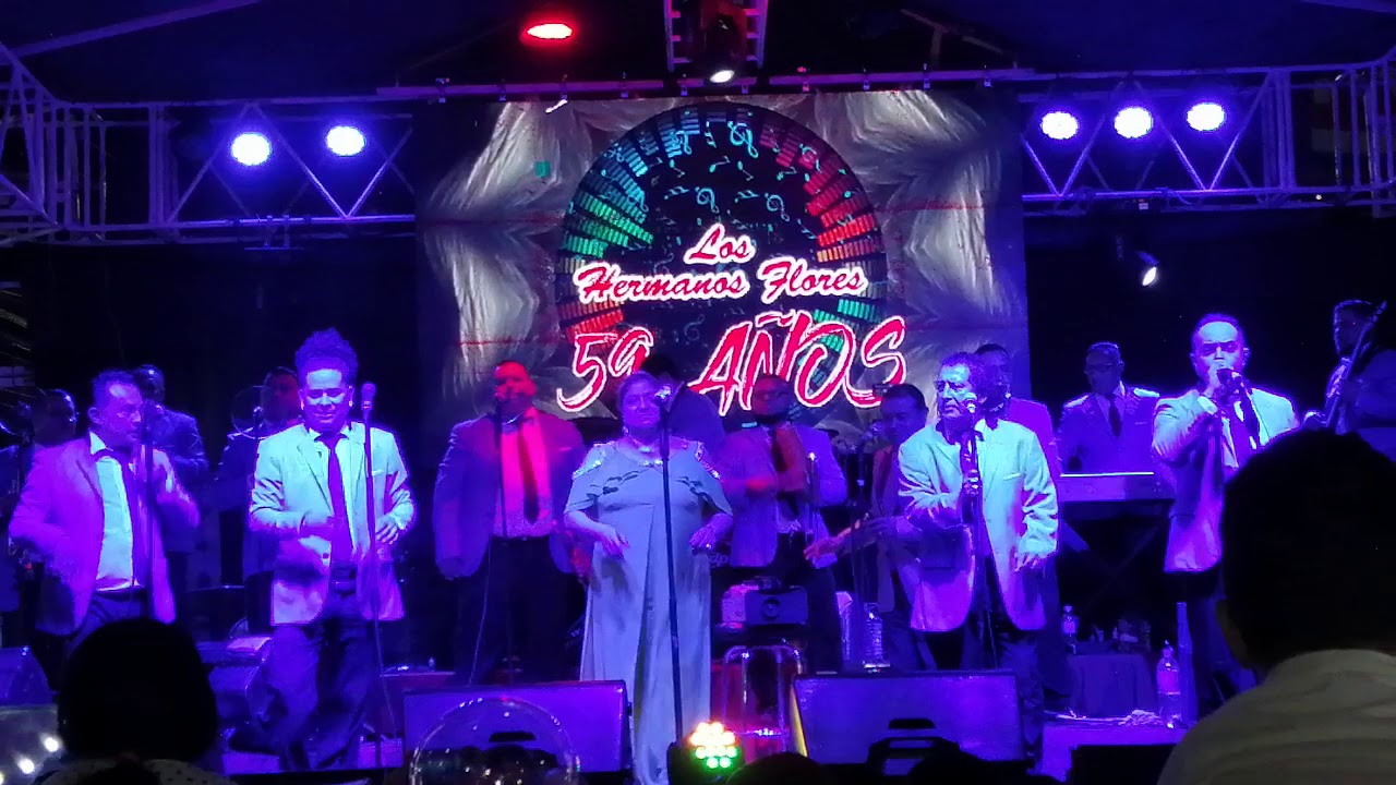 Orquesta Los hermanos flores LA CUMBIA ES UNA HEMBRA usulutan