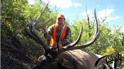 Utah Rifle Elk Hunt for Giant Bull - Mel Helm - MossBack