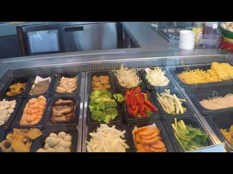 LANG THANG SÂN BAY TÂN SƠN NHẤT MUA CHAI NƯỚC SUỐI CÓ GIÁ 50K | Mua đặc sản 3 miền