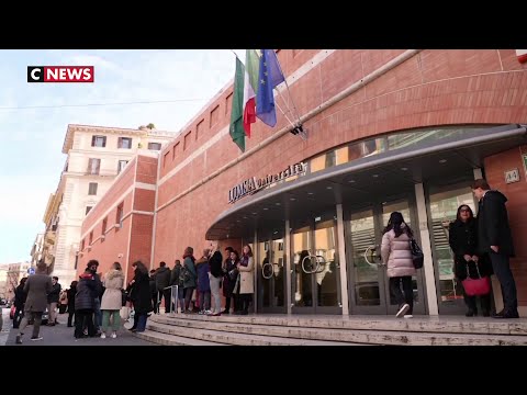 Coronavirus: la fermeture des établissements scolaires inquiète les étudiants Coronavirus: la fermeture des établissements scolaires inquiète les étudiants