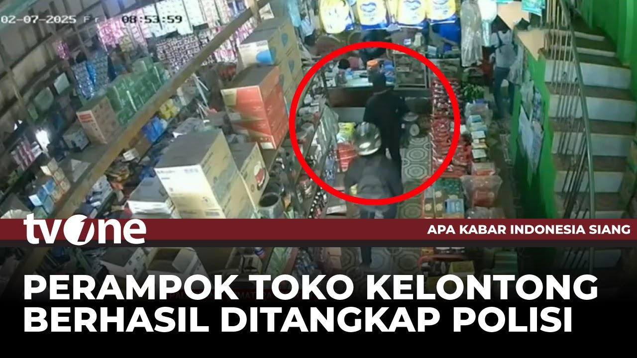 Aksi Perampok di Toko Kelontong Terekam CCTV, Korban Diancam Menggunakan Senpi | AKIS tvOne
