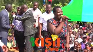 SABBY OKENG'O THE QUEEN OF GUSII BENGA MUSIC ENTERTAINING MOURNERS AT RIAKIMAI-ONDICHO'S FUNERAL