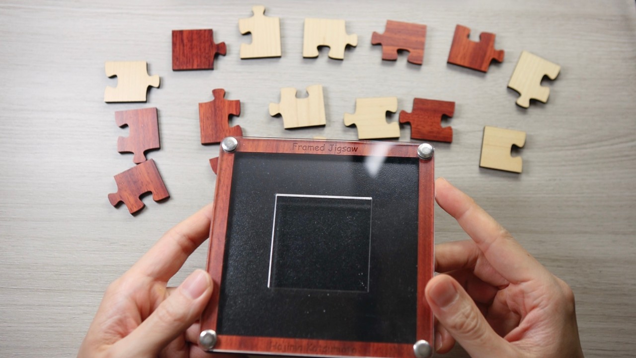世界最小級ジグソーパズル&フレームセット How hard can this be? only 16-piece jigsaw puzzle, but it is HARD